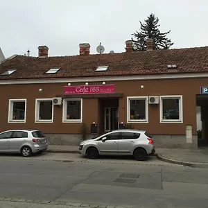 Cafe 168 Couette-café